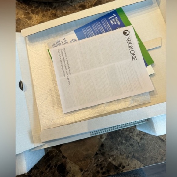 xbox one S 500Gb’S - Picture 3 of 8